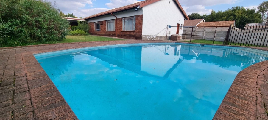 3 Bedroom Property for Sale in Langenhovenpark Free State